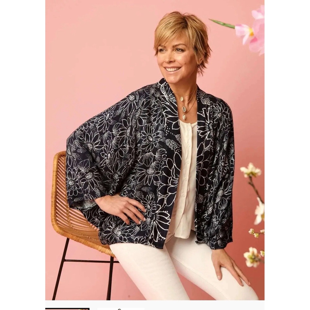NWT $98 Saachi Anthropologie Floral Short Navy Kimono Top Womens OS Biff Rayon